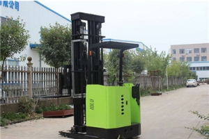 三向電動叉車是窄通道高效作業(yè)的福星！