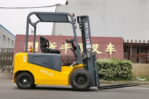 提升物流效率：四輪平衡重式內燃叉車槽鋼設計與應用分析