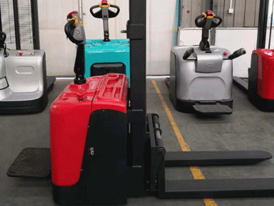 電動堆高車