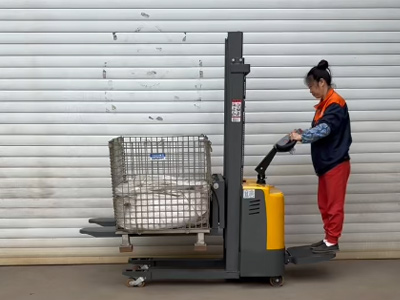 堆垛車搬運