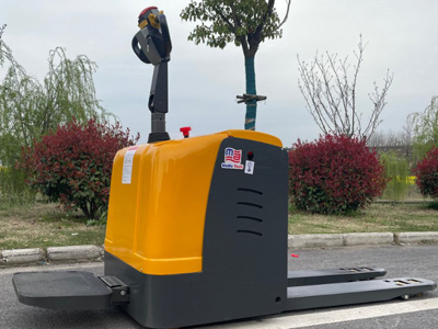 站駕式電動搬運車