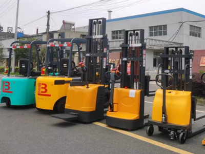 電動倉儲叉車