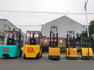 新手怎么選叉車