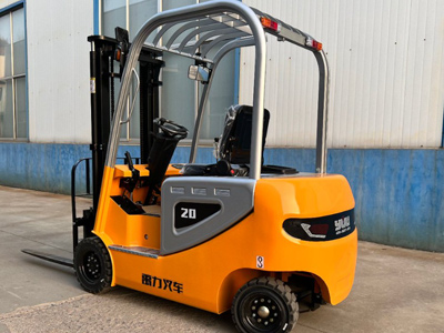 小型電動叉車