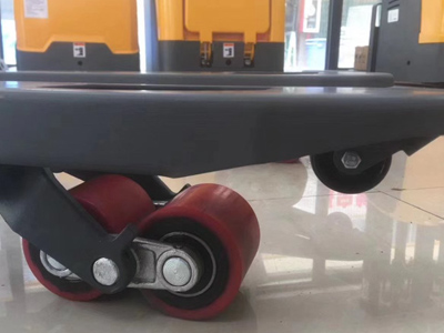 電動叉車輪胎